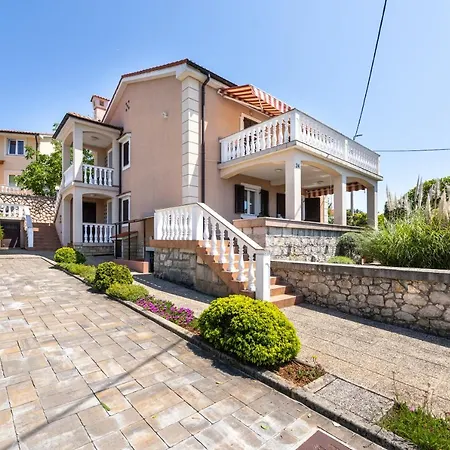 Krebelj By El-pi Tours *